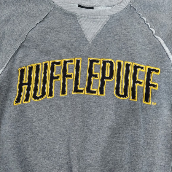 Hufflepuff Gray Pullover Sweatshirt Adult XS Wizarding World Of Harry Potter - Picture 2 of 10